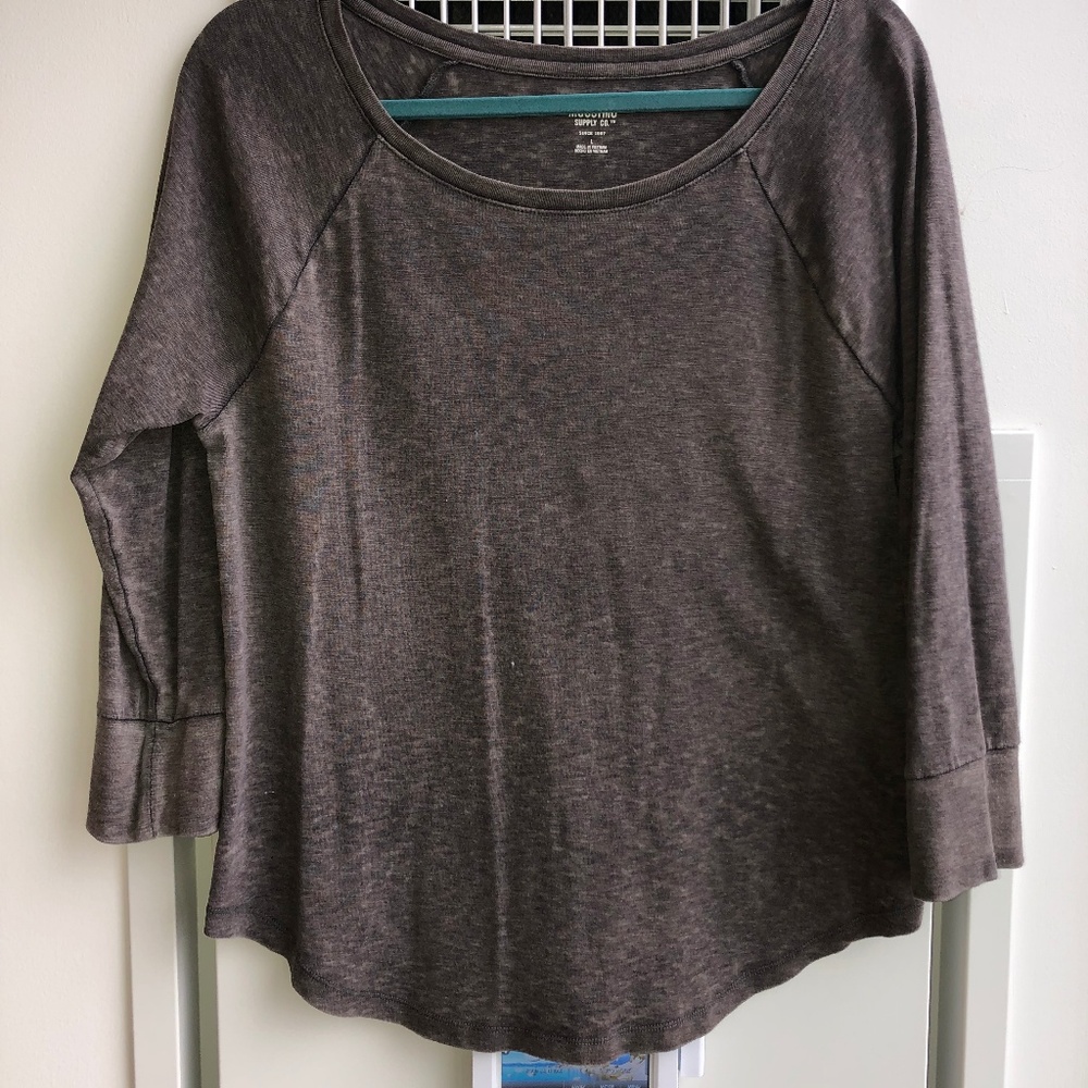 Quarter length long sleeve shirt
